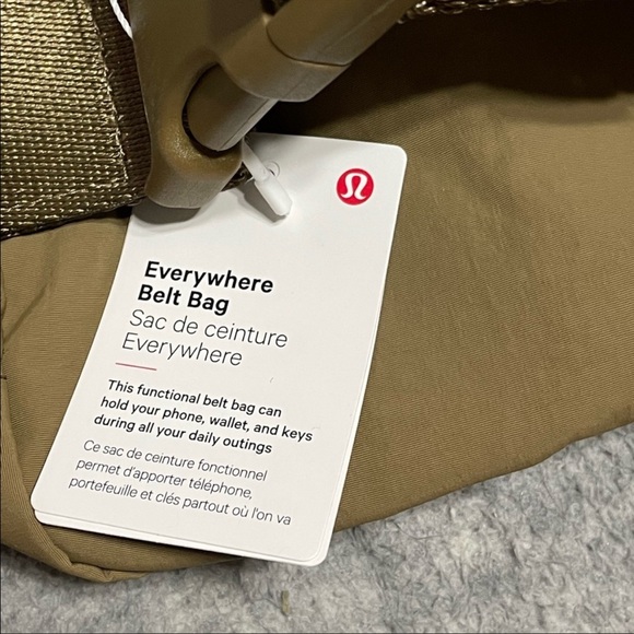 Lululemon Everywhere Belt Bag - Picture 6 of 7